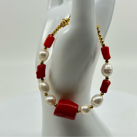 #363 New Handmade Coral and Pearls Bracelet with Gold-tone Toggle Clasp - Picture 4 of 8